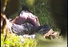 彼女が自慰行為を始めると、彼女を動かす時間がない犬は、スーツケースに乗っています 無料 えろ 女性 向け